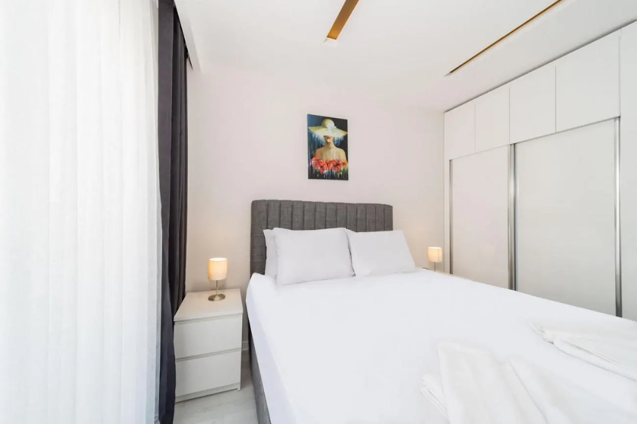 Lovely Apartment With Central Location Walking Distance To Beach In Muratpasa, Antalya