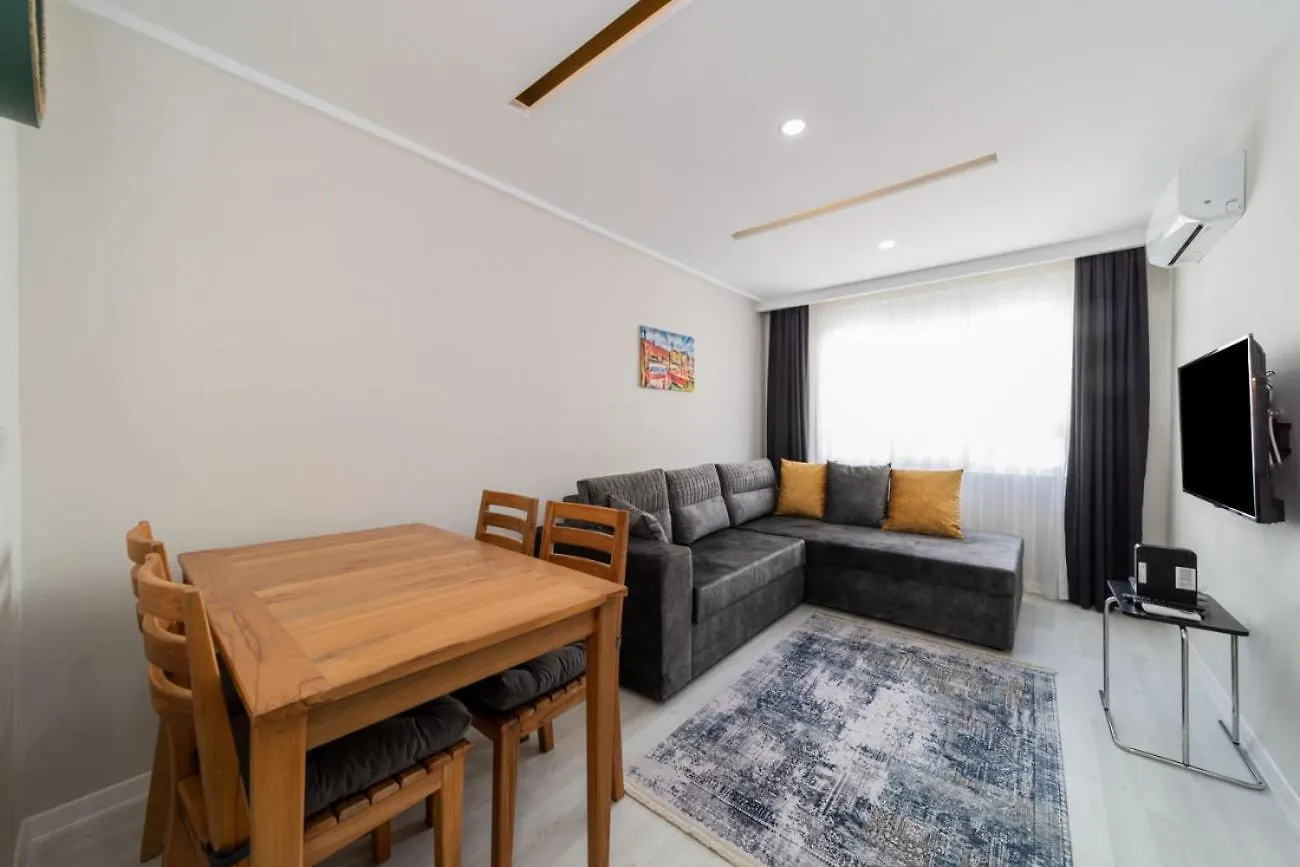 Lovely Apartment With Central Location Walking Distance To Beach In Muratpasa, Antalya 0*,