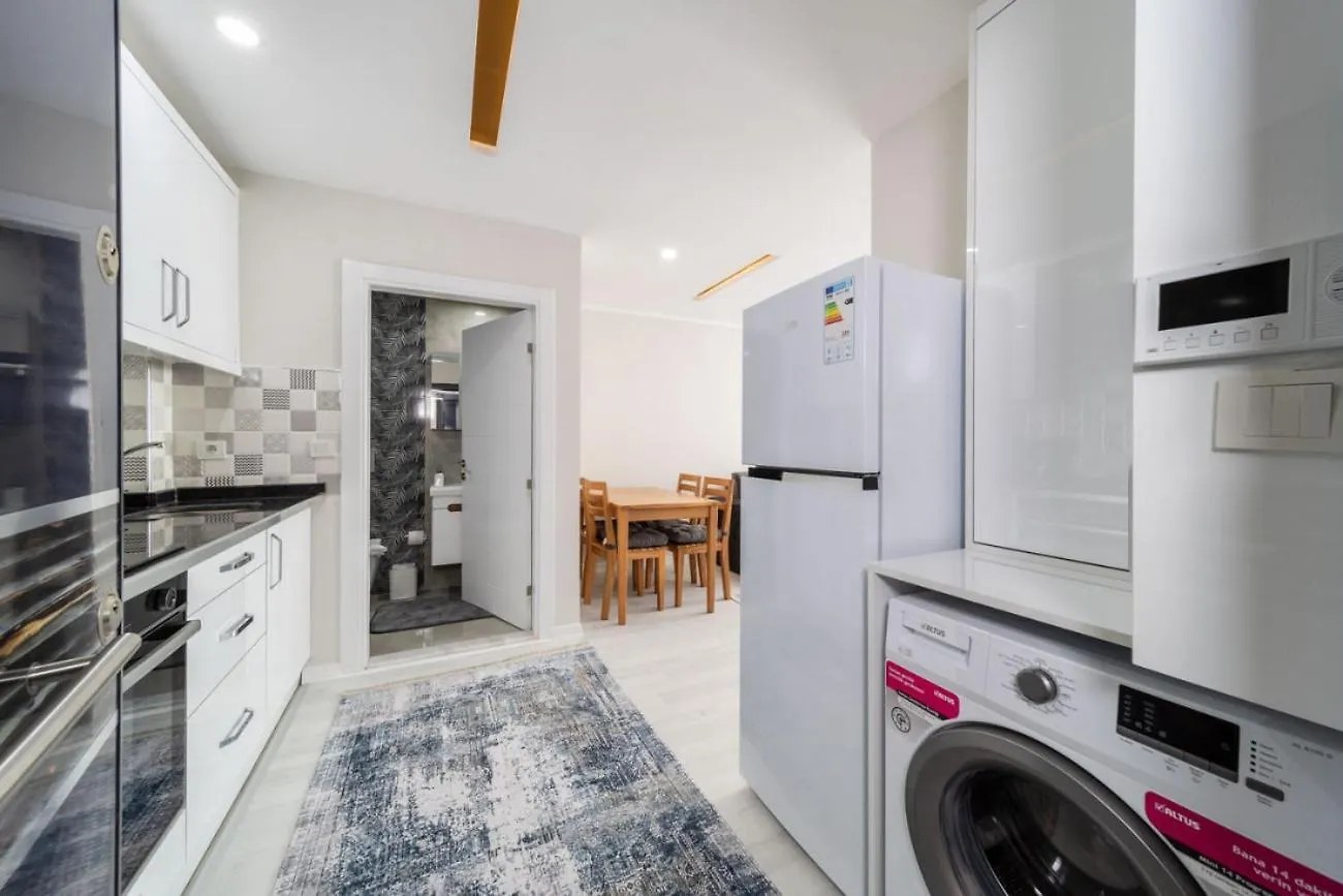 Lovely Apartment With Central Location Walking Distance To Beach In Muratpasa, Antalya